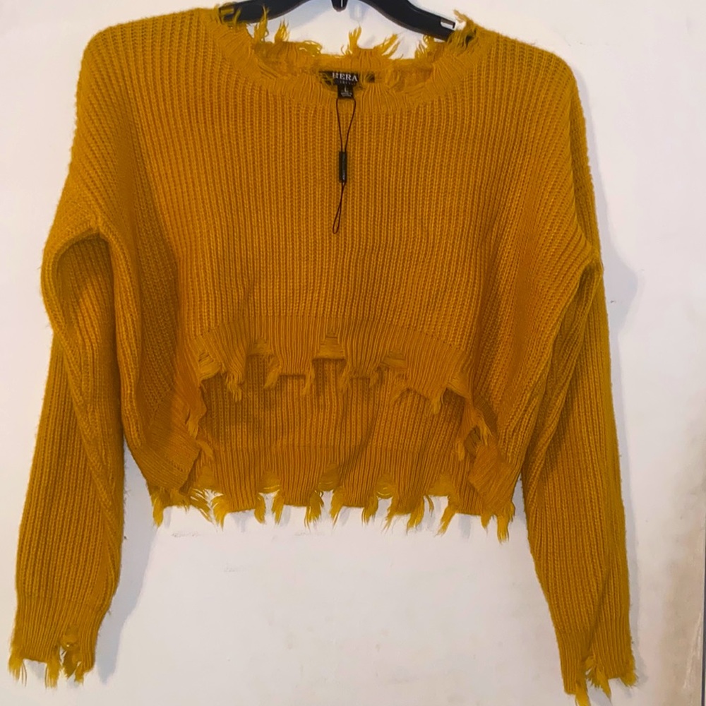 Hera Collection hi low cropped sweater